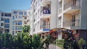 Το κτήριο όπου στεγάζεται  το διαμέρισμα