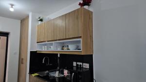 Dapur atau dapur kecil di Pazoori Stays Superior Studios