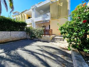 Το κτήριο όπου στεγάζεται  η παραθεριστική κατοικία