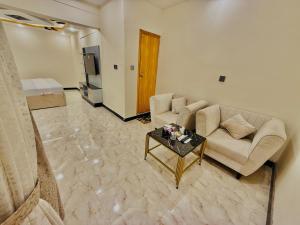 Χώρος καθιστικού στο Luxury furnished rooms in Sunset Lane in DHA Phase II, Karachi +91 φωτογραφίες