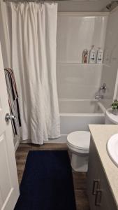 Phòng tắm tại stylish 5-Star Suite 1BD 1 Bath Le Reve Beaumont +31 ảnh