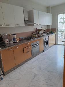 Η κουζίνα ή μικρή κουζίνα στο les sables d'or