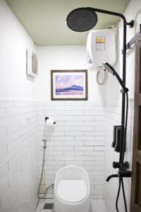 Vannituba majutusasutuses Pomela Cottage-Homestay In Huế +21 fotot