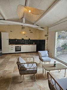 Kuchyň nebo kuchyňský kout v ubytování Mas des Molières