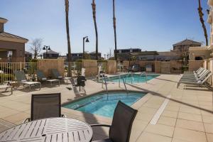 Piscina en o cerca de TownePlace Suites by Marriott Ontario Airport