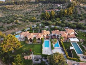 Piscina di Villa Posidi with Private Pool and Sea View o nelle vicinanze
