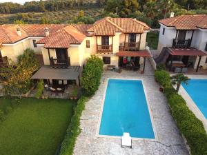 Piscina di Villa Posidi with Private Pool and Sea View o nelle vicinanze