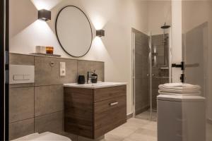 Ένα μπάνιο στο Oran Apartment 5