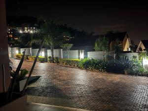 Private room in Rustenburg外面的花园