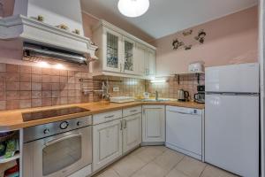 Η κουζίνα ή μικρή κουζίνα στο Casa Rustica Felker - Happy Rentals