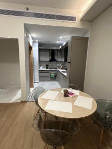 Ảnh trong thư viện ảnh của Luxury Hotel apartment one bedroom - Aeon Towers for families or individuals ở Sheikh Zayed