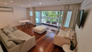 Uma área de estar em Apartamento 3 quartos no Quadrilátero de Charme em Ipanema