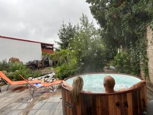 Bazén v ubytování Apartmán Sadová nebo v jeho okolí