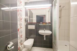 Łazienka w obiekcie Hotel New Skanpol