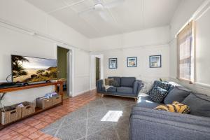 Et tv og/eller underholdning på Mandys Cottage - 7 Memorial Avenue South West Rocks