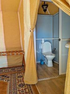 Koupelna v ubytování Merzouga Best Luxury Camp