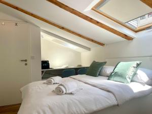 Ένα ή περισσότερα κρεβάτια σε δωμάτιο στο Courtyard En Suite URBAN STAY +8 φωτογραφίες