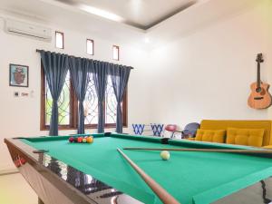 Τραπέζι μπιλιάρδου στο Palma Orchid Room Klaten