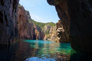 a view of a river in a rocky canyon at Casa Versini in Balogna +14 photos