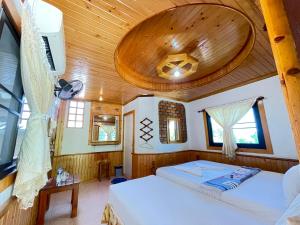 TV a/nebo společenská místnost v ubytování Big Fish Resort Koh Tao