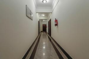 תמונה מהגלריה של Collection O Emara Grand Hotel בבנגלור