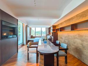 Posezení v ubytování The Purple Horse Hotel 北京紫龙花园酒店 - Beijing Sky Garden Boutique Hotel & Rooftop Infinity Mini Pool - Near Forbidden City, Wangfujing, Tiananmen, Lama Temple - Personalised Tours