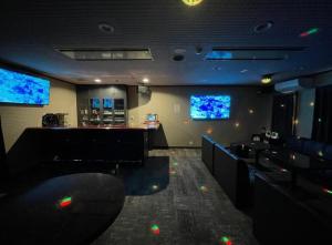 TV a/nebo společenská místnost v ubytování 貸切宿さうなす + 143 fotografií