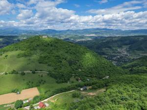 Fotografie z fotogalerie ubytování Home of Peace at the top of the Pyramid Sun and Love v destinaci Visoko + 30 fotografií
