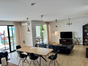 Μια τηλεόραση ή/και κέντρο ψυχαγωγίας στο Villa Zara Bella Vista