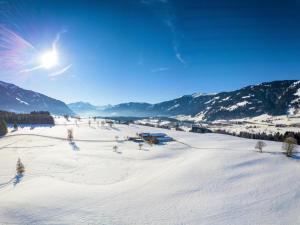 Modern Holiday Home in Maria Alm near Ski Area durante l'inverno