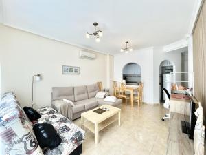 Posezení v ubytování Brisas del Mar Formentera del Segura by Villas&You