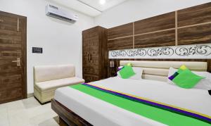 Itsy Hotels Anjali Mahal, 500 Mtrs From Mathura Railway Station客房内的一张或多张床位