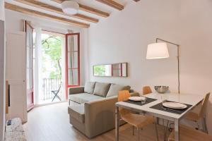 Χώρος καθιστικού στο Sunny apartment on the square