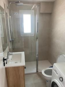 Phòng tắm tại Sun and Beach Lovers San Yago La Pineda