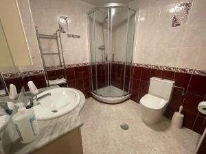 Ένα μπάνιο στο Casa Trasgu para 6 personas en Infiesto +38 φωτογραφίες