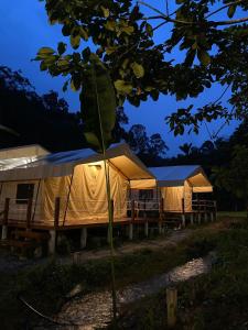 Fotografie z fotogalerie ubytování Canopy Villa Glamping Park v destinaci Kampong Sum Sum