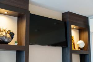 TV a/nebo společenská místnost v ubytování Nipponbashi Crystal Hotel