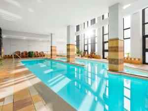 Bazén v ubytování Fairmont Tremblant nebo v jeho okolí