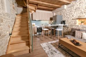Χώρος καθιστικού στο Orion Homes & Villas +17 φωτογραφίες