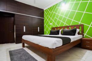 Postel nebo postele na pokoji v ubytování Hotel O The Heaven Inn + 22 fotografií