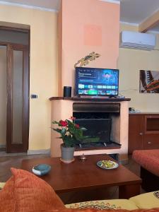 Μια τηλεόραση ή/και κέντρο ψυχαγωγίας στο Casa Cappuccini