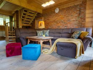 Гостиная зона в GLICZAROWA OSADA, Chata 18 osób, Domek 8 osób NA WYŁĄCZNOŚĆ, 8 sypialni z łazienkami, spokój, przyroda, wyjątkowe miejsce