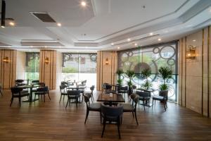 Restaurace v ubytování Nhat Ha L’Opera Hotel