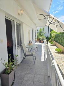 A balcony or terrace at Oneiropagida