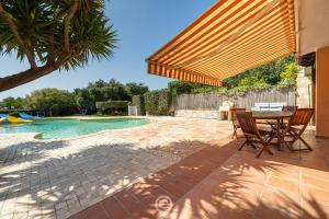 Πισίνα στο ή κοντά στο Villa Aurora