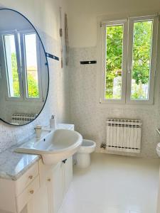 Koupelna v ubytování Ethos Guest House