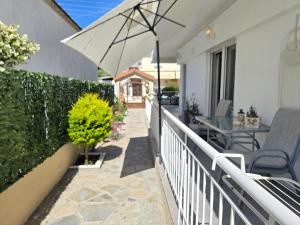 A balcony or terrace at Oneiropagida