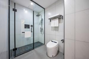 Koupelna v ubytování May Joys Hotel