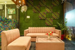 Posezení v ubytování FabHotel Ashoka Legacy - Baghmugalia