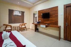 Μια τηλεόραση ή/και κέντρο ψυχαγωγίας στο Hotel Roshan